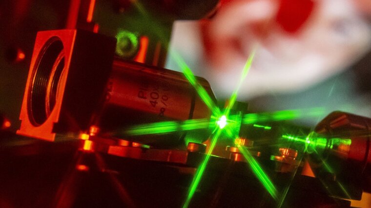 Entwicklung neuer photonischer Anwendungen basierend auf 2D-Materialien.